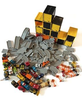 Driven Micro Series Truck Tracks Signs Garages Kids Road Vehicle Playset